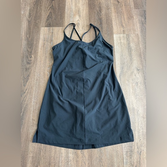 Columbia dress with built in shorts.  Black. Women’s size medium. Like new! - Picture 1 of 9